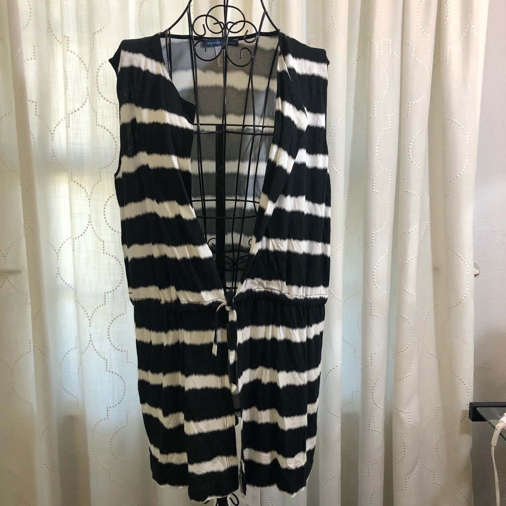 Signature Weekend Lg Black  White Coverup